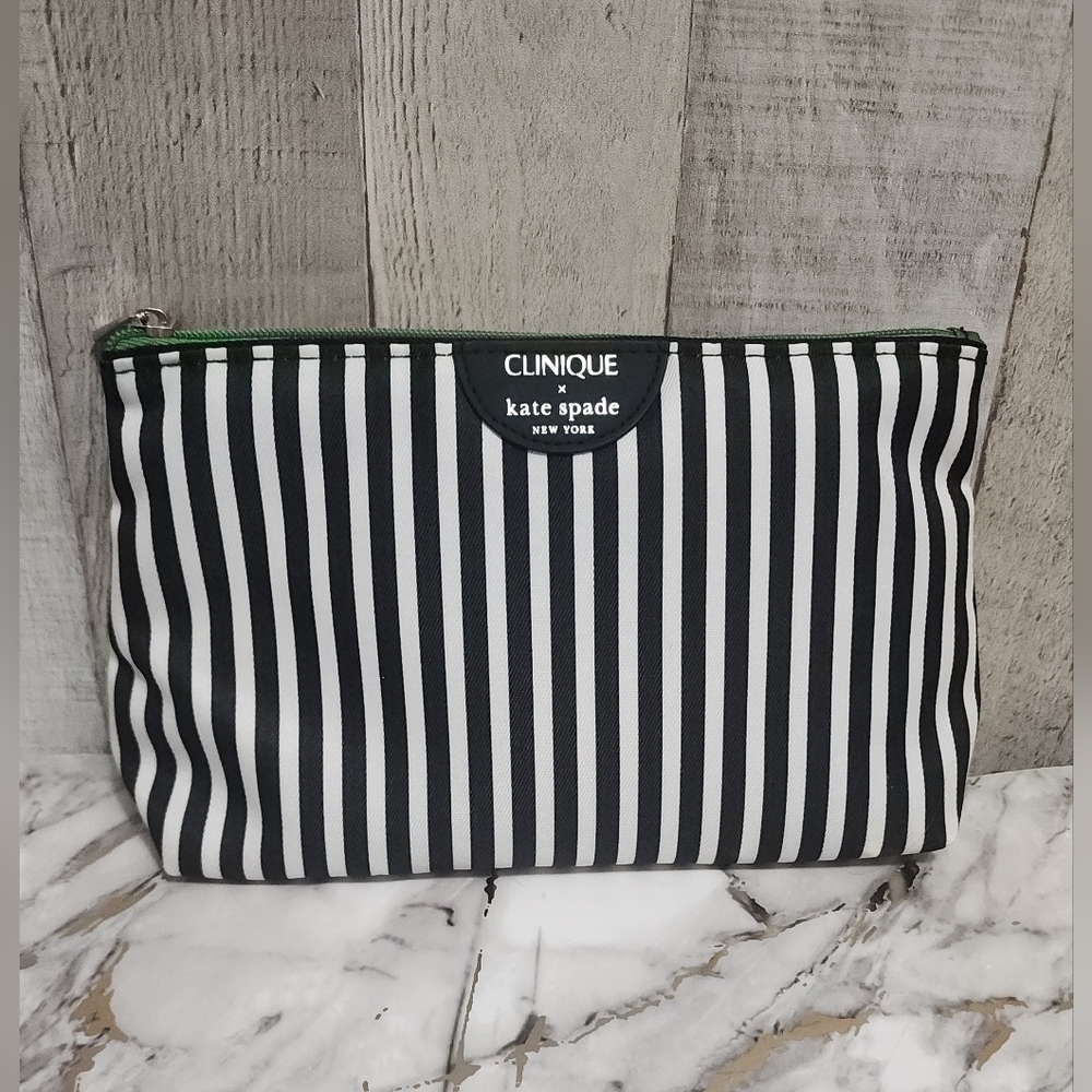 🌷 Kate Spade Black and White Striped Cosmetic Case🌷Brand New